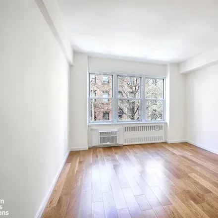 Image 5 - 120 EAST 36TH STREET 4F in New York - Apartment for sale