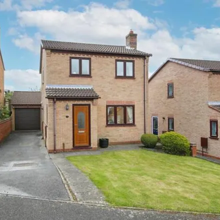 Buy this 3 bed house on Moor Park Avenue in Chesterfield, S40 3RL