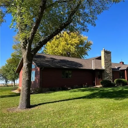 Image 2 - 998 6th Street Southwest, Wells, Faribault County, MN 56097, USA - House for sale
