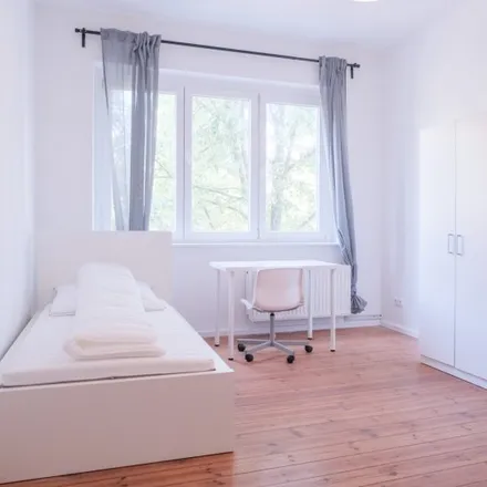 Rent this 3 bed room on Braunlager Straße 11 in 12347 Berlin, Germany