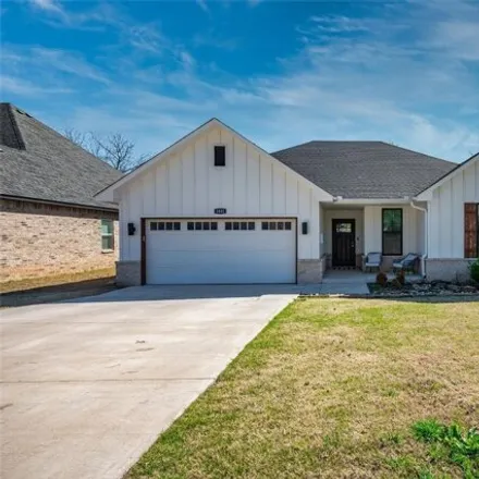 Buy this 4 bed house on North Broadway Street in Shawnee, OK 74804
