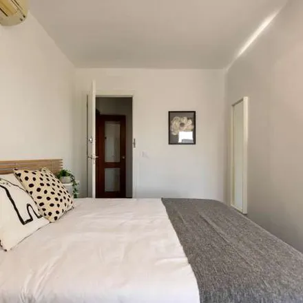 Rent this 6 bed apartment on Plaça d'Hondures in 46022 Valencia, Spain