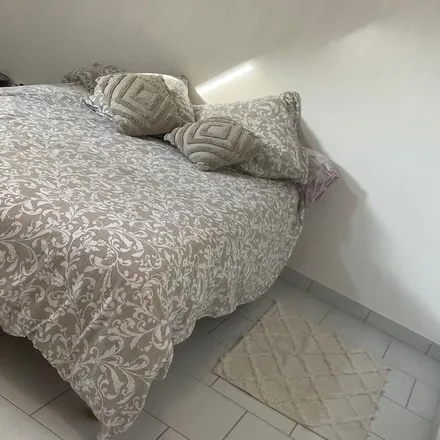 Rent this 2 bed house on 45380 La Chapelle-Saint-Mesmin