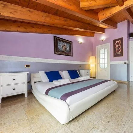 Rent this 3 bed apartment on 20099 Sesto San Giovanni MI