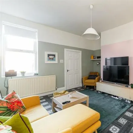 Image 2 - Balmoral Terrace, Newcastle upon Tyne, NE6 5YA, United Kingdom - Apartment for sale