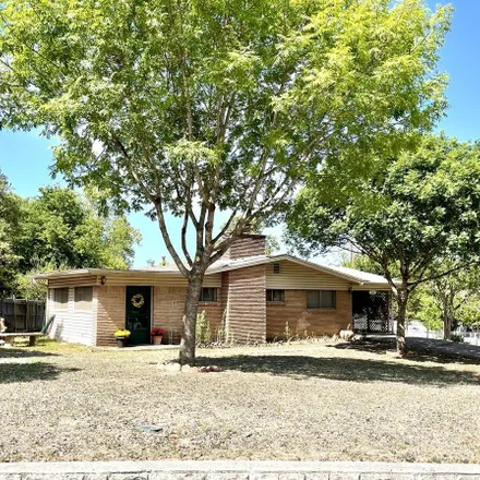 Buy this 3 bed house on 1611 Deer Trail in Kerrville, TX 78028