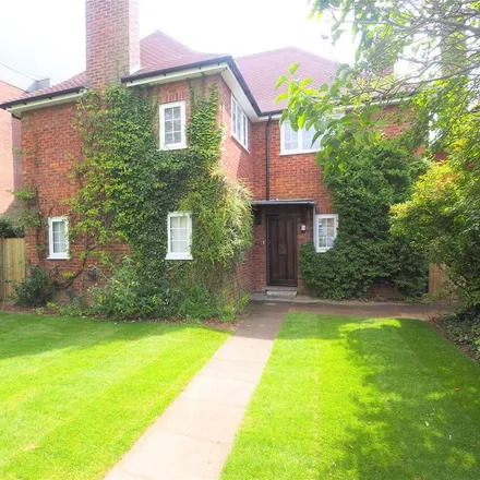 Rent this 3 bed house on 2 Grange Road in Cambridge, CB3 9DU