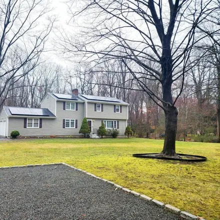 Rent this 4 bed house on 176 Lake Avenue in Long Hill, Trumbull