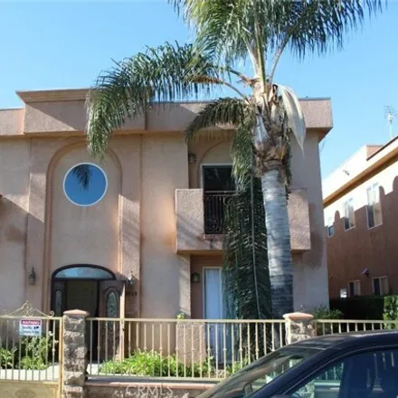 Buy this 8 bed house on Alley 87685 in Los Angeles, CA 91401