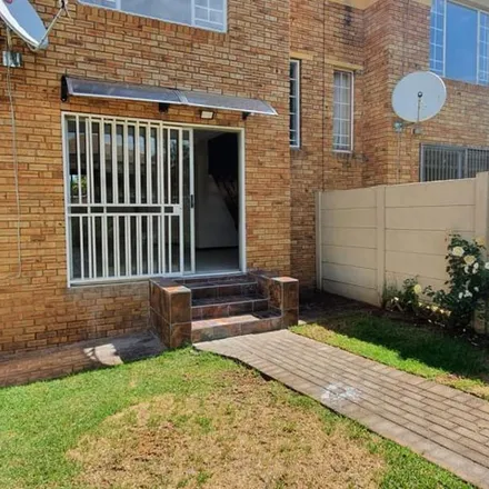 Image 7 - Northgate Mall, Doncaster Drive, Johannesburg Ward 114, Randburg, 2188, South Africa - Townhouse for rent