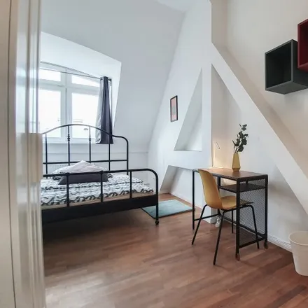 Rent this 8 bed room on Fuggerstraße 16 in 10777 Berlin, Germany