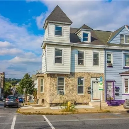 Rent this 2 bed house on 182 South 11th Street in Easton, PA 18042