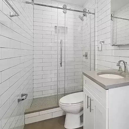 Image 5 - 130 1st Ave Unit 5F, New York, 10009 - Apartment for rent