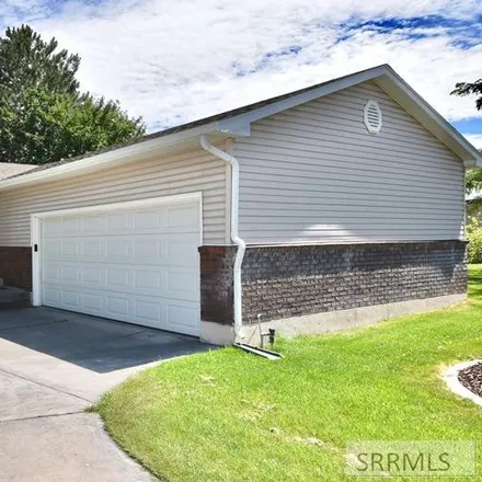 Buy this 5 bed house on 1003 Westcliff Drive in Idaho Falls, ID 83402