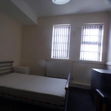 Image 9 - W S Harrison & Son, Shields Road, Newcastle upon Tyne, NE6 2UQ, United Kingdom - Apartment for rent