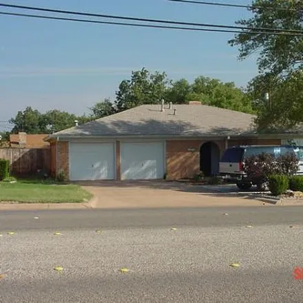 Rent this 3 bed house on Family Dollar in Texas Avenue, Abilene
