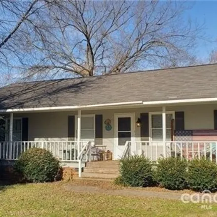 Rent this 3 bed house on 21658 Colina Drive in Cornelius, NC 28031