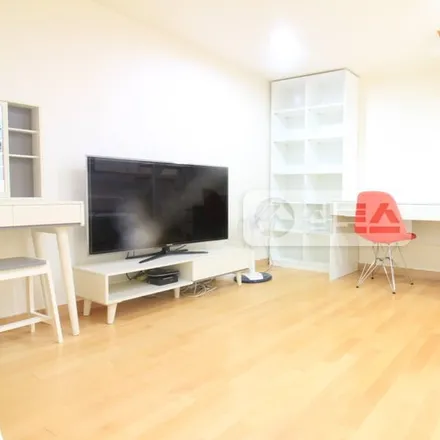 Rent this studio apartment on 서울특별시 강남구 역삼동 625-15