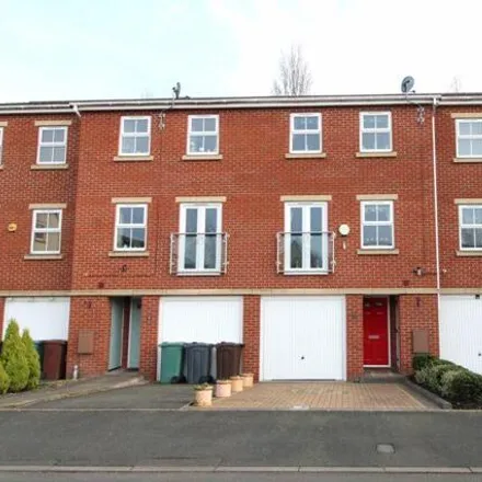 Buy this 3 bed townhouse on Hinges Road in Bloxwich, WS3 2LQ