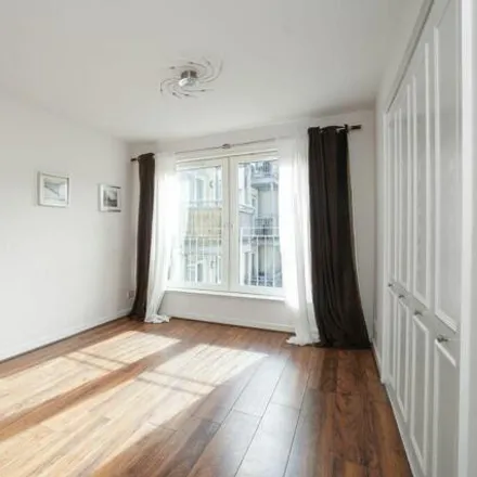Image 9 - 66 Albion Road, City of Edinburgh, EH7 5QZ, United Kingdom - Apartment for sale