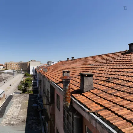 Image 2 - Rua Visconde de Setúbal, 4200-291 Porto, Portugal - Apartment for rent
