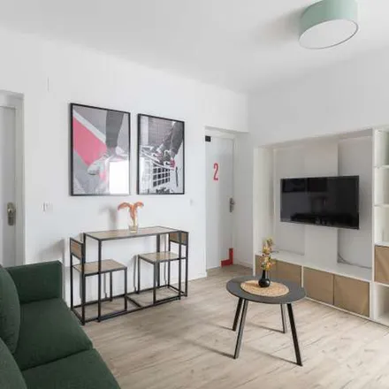 Rent this 2 bed apartment on Universidad Carlos III de Madrid in Calle Titulcia, 28903 Getafe