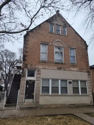 Image 1 - 11739 South Indiana Avenue, Chicago, IL 60628, USA - House for sale