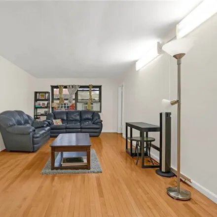 Image 7 - 94-30 58th Avenue, New York, NY 11373, USA - Apartment for sale