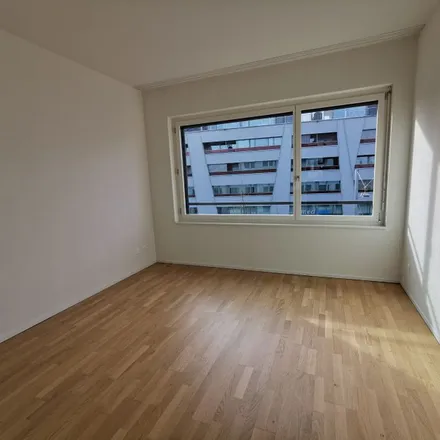 Rent this 4 bed apartment on Zahnarztpraxis Westside in Ramuzstrasse, 3027 Bern