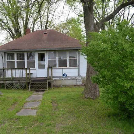 Buy this 1 bed house on 2125 North Pasadena Street in Indianapolis, IN 46219