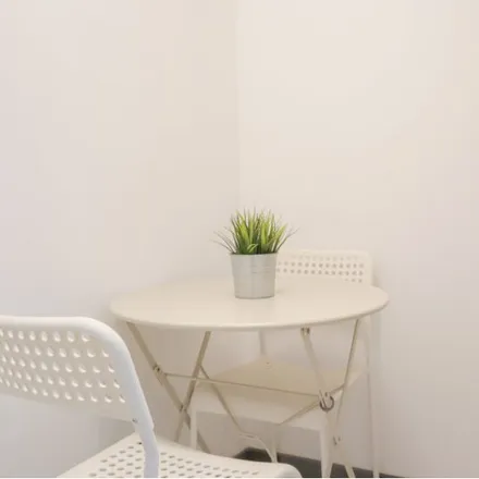 Rent this studio apartment on Colegio Público Gonzalo de Berceo (II) in Avenida de Abrantes, 28025 Madrid