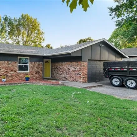 Buy this 3 bed house on 1101 West 15th Street in Claremore, OK 74017