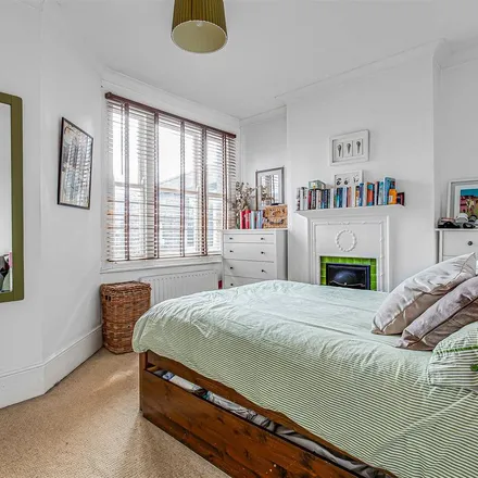 Rent this 3 bed apartment on 105 in 107 Cowley Road, London