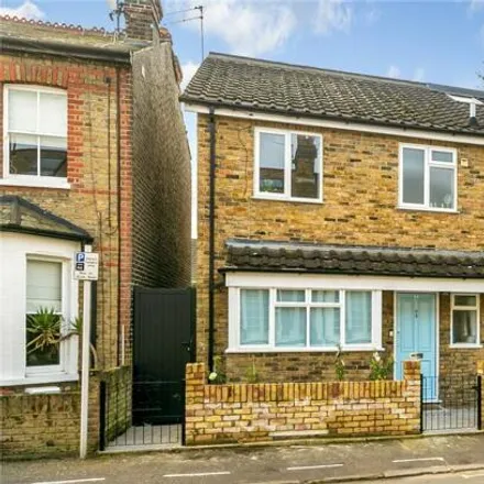 Buy this 3 bed duplex on Windsor Road in London, TW9 2EQ