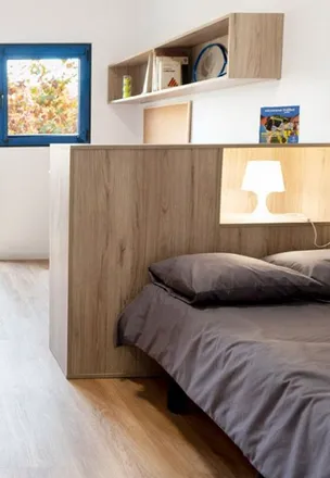 Rent this 4 bed room on Campus de Vera de la Universitat Politècnica de València in Camí de Vera, 46022 Valencia
