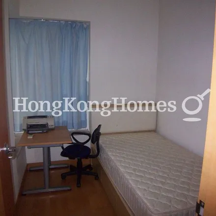 Image 2 - China, Hong Kong, Hong Kong Island, Shau Kei Wan, Oi Kan Road, Tower 2 - Apartment for rent