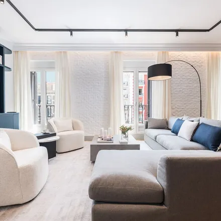 Rent this 3 bed apartment on Calle de Núñez de Balboa in 17, 28001 Madrid