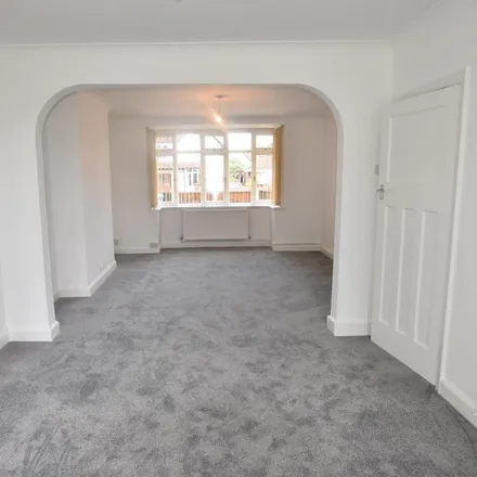 Image 2 - Victoria Road, Eton Wick, SL4 6LY, United Kingdom - House for rent