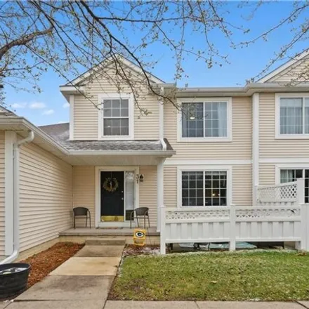 Image 2 - 9240 Greenspire Drive, West Des Moines, IA 50266, USA - Townhouse for sale