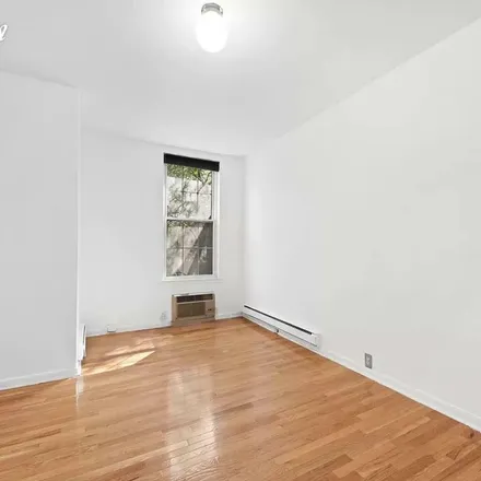 Image 3 - 353 West 19th Street, New York, NY 10011, USA - Townhouse for rent