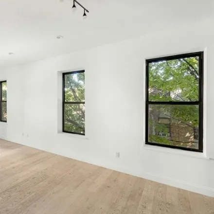 Image 2 - 929 Marcy Avenue, New York, NY 11216, USA - House for rent