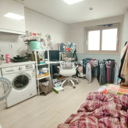 Rent this studio apartment on 서울특별시 성북구 종암동 54-415