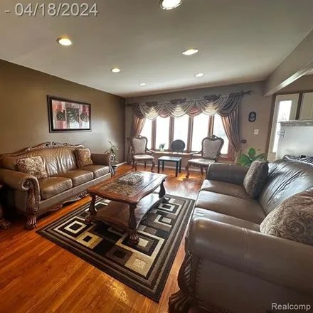 Image 3 - 3039 Groves Drive, Sterling Heights, MI 48310, USA - House for sale