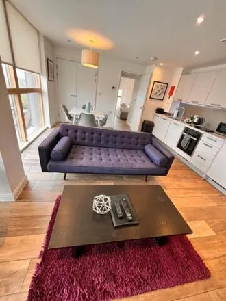 Image 3 - Berkshire House, Queen Street, Maidenhead, SL6 1NF, United Kingdom - Room for rent