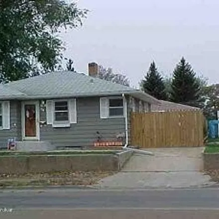 Buy this 3 bed house on 342 South Main Avenue in Dickinson, ND 58601
