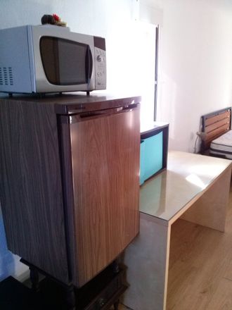 Rent this 1 bed room on Rua Manuel Teixeira Gomes 68