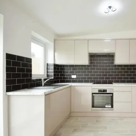 Image 7 - Clementhorpe Road, London, RM9 4BJ, United Kingdom - House for sale