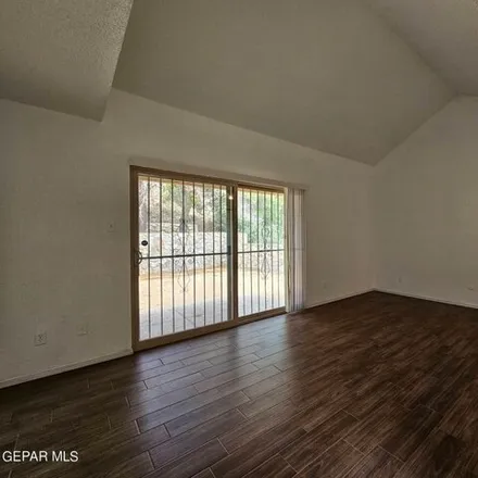 Image 2 - 4716 Sir Gareth Dr Unit A, El Paso, Texas, 79902 - House for rent