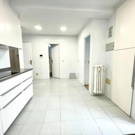 Image 8 - Avenida de Brasilia, 6, 28028 Madrid, Spain - Apartment for rent