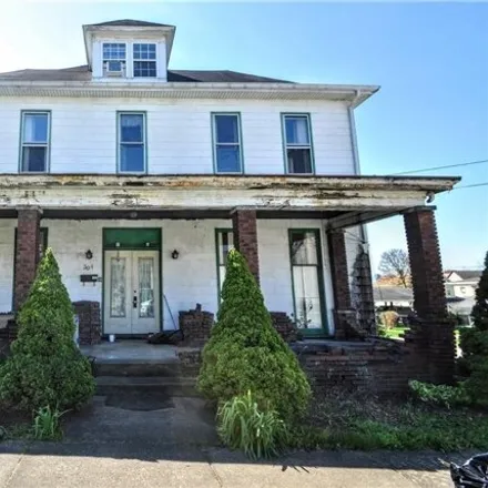 Image 1 - 652 Vine Street, Connellsville, PA 15425, USA - House for sale